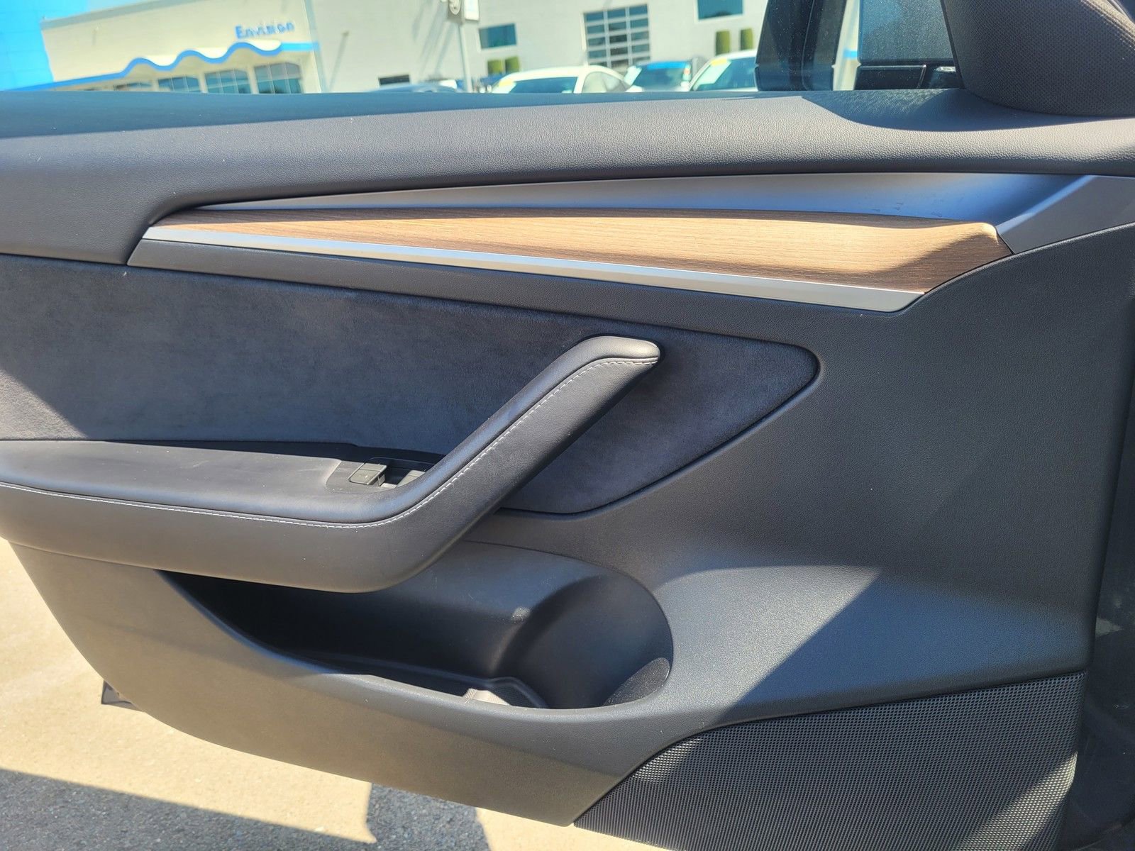 Used 2023 Tesla Model 3 Standard Range image 23