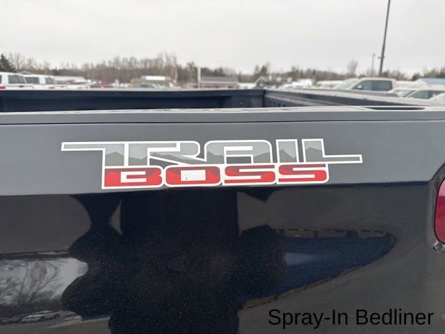 Used 2022 Chevrolet Silverado 1500 LT Trail Boss w/ Convenience Package II image 4
