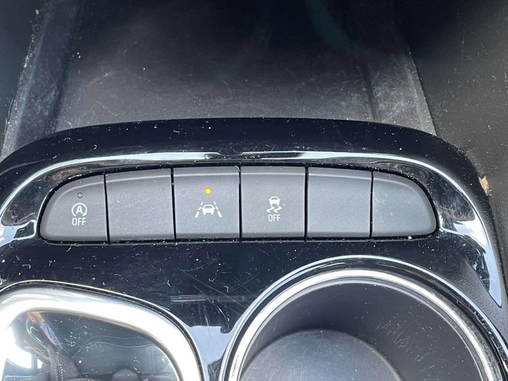 Used 2023 Buick Encore GX Select w/ Sport Touring Package FWD image 31