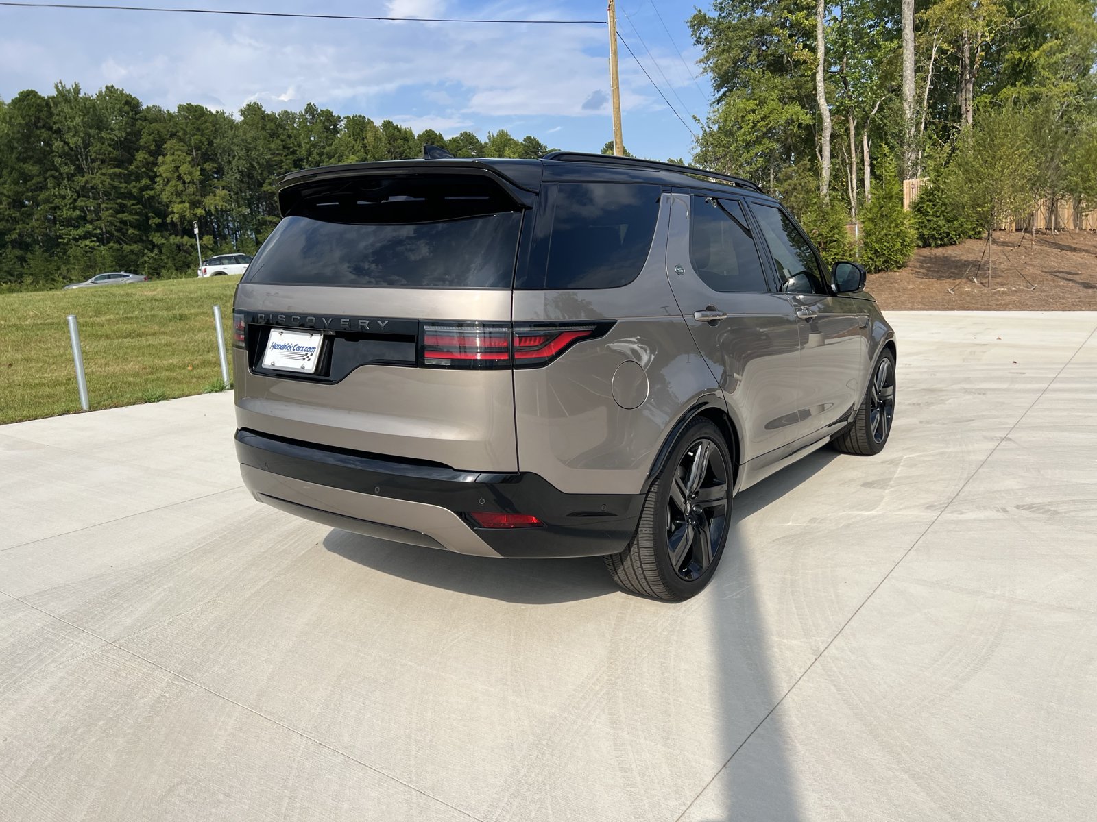 Used 2025 Land Rover Discovery Dynamic SE AWD/4WD image 8