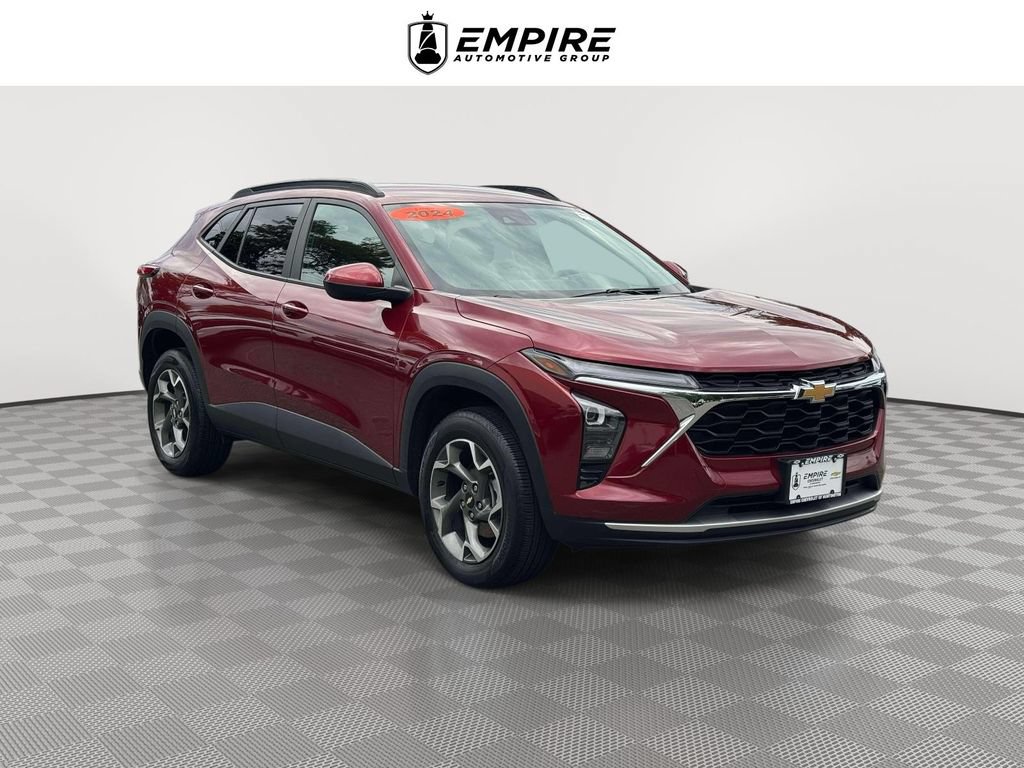 Used 2024 Chevrolet Trax LT w/ Driver Confidence Package FWD image 1