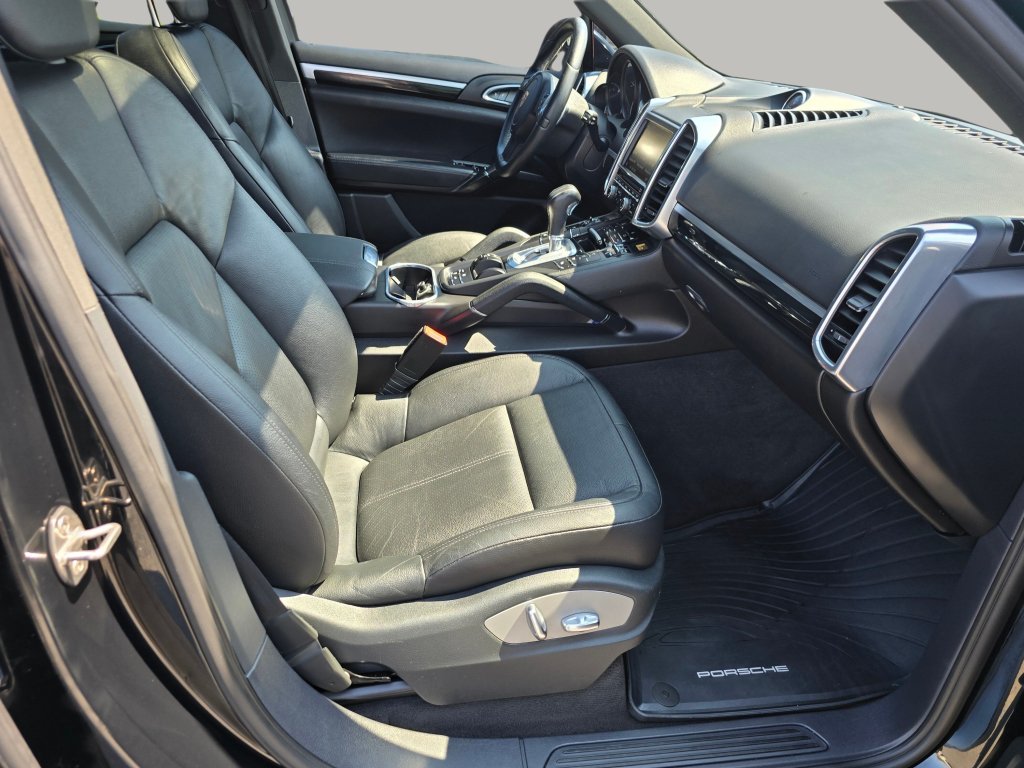 Used 2012 Porsche Cayenne AWD/4WD image 27
