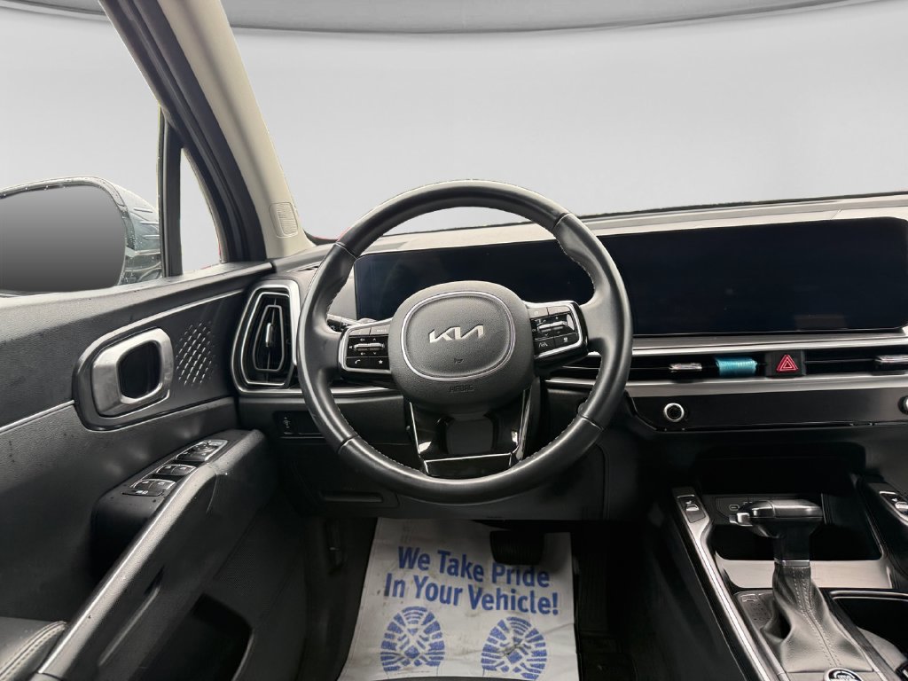 Used 2024 Kia Sorento S FWD image 14