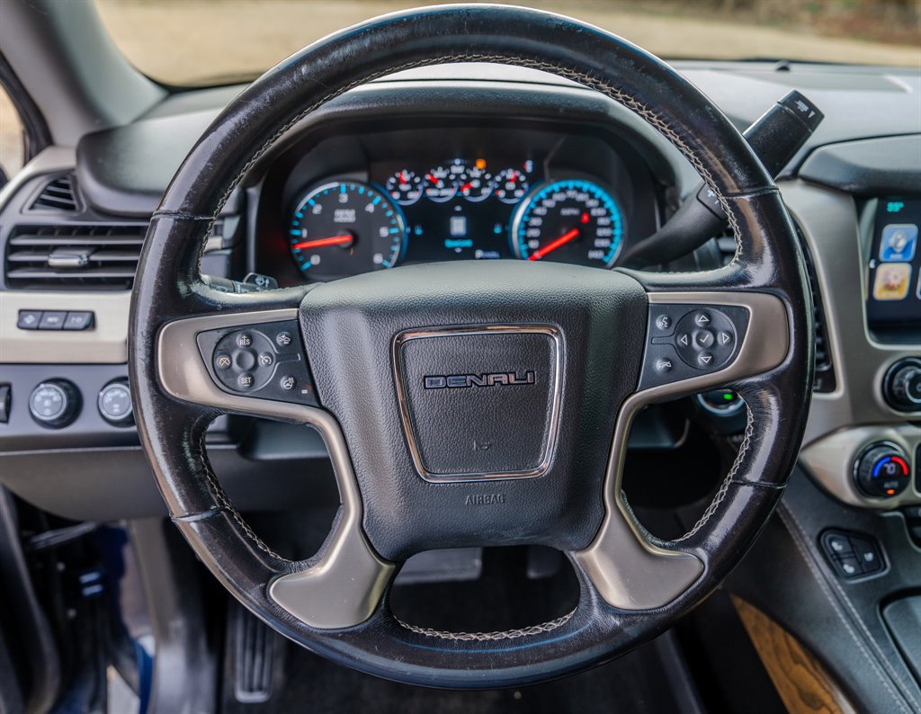 Used 2018 GMC Yukon Denali w/ Denali Ultimate Package AWD/4WD image 14