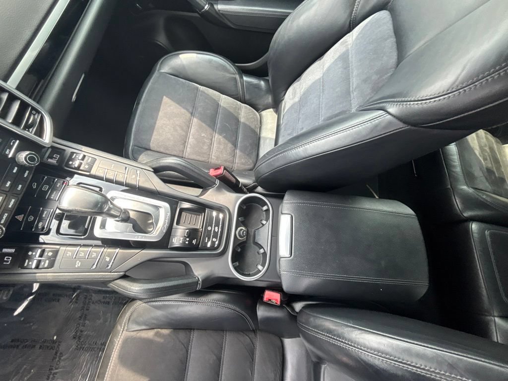 Used 2018 Porsche Cayenne Platinum Edition AWD/4WD image 14