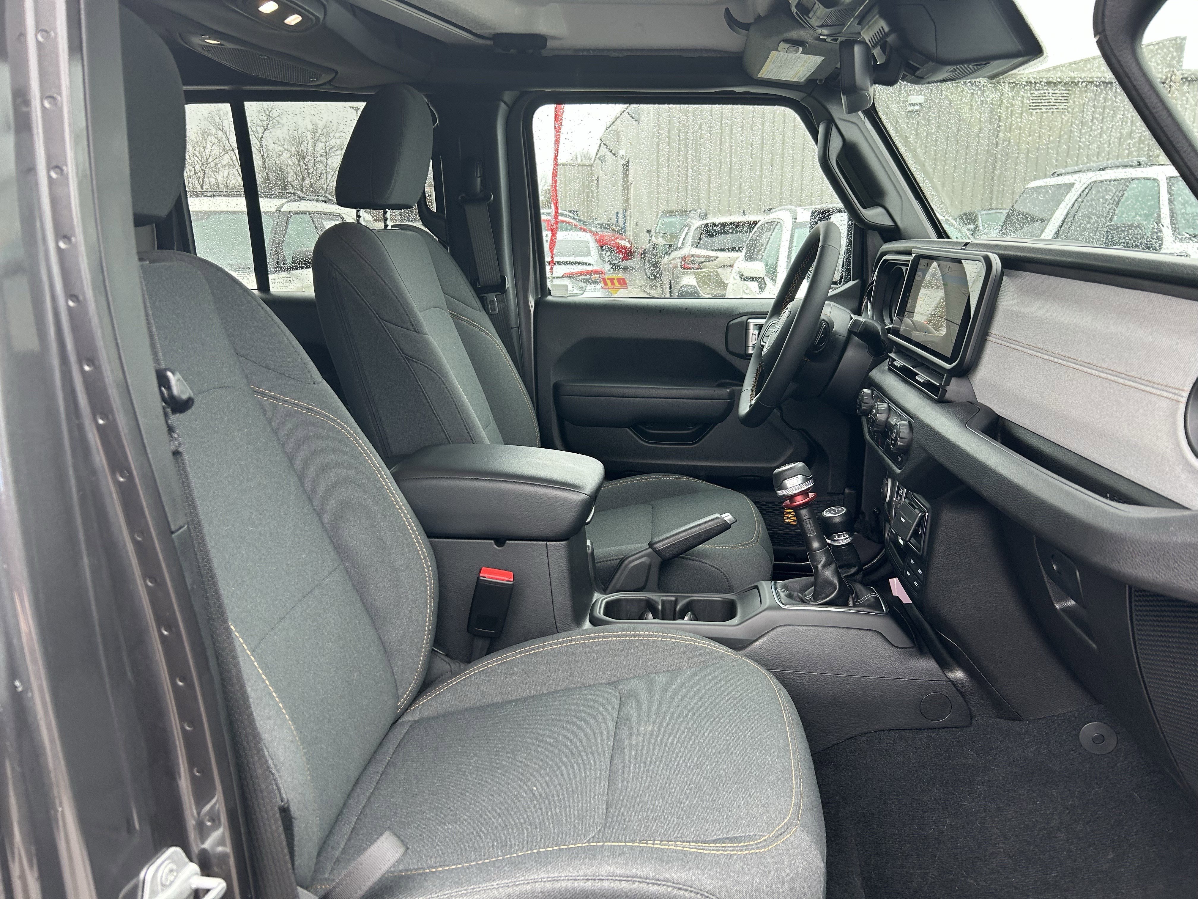 Used 2024 Jeep Gladiator Sport image 24