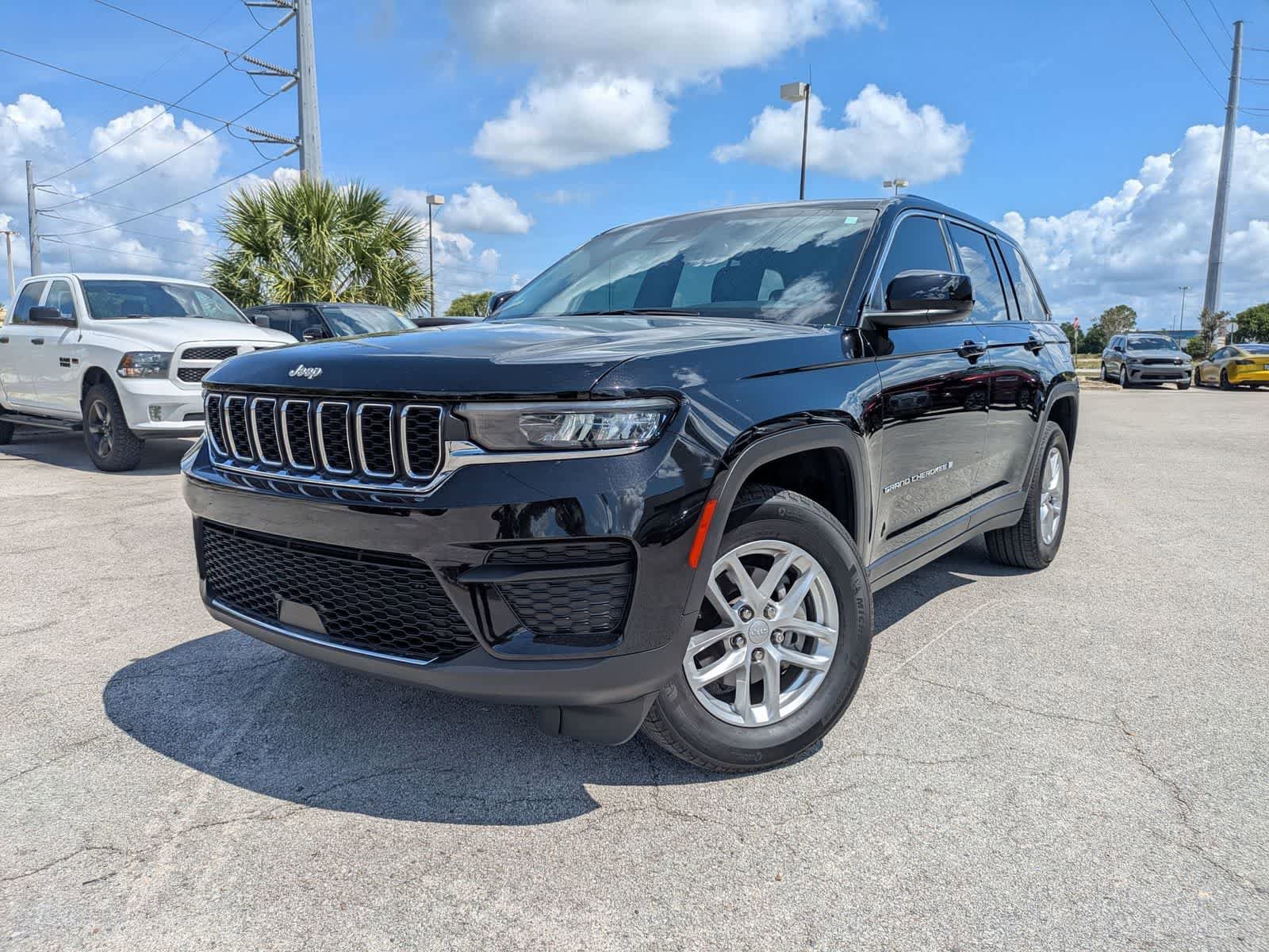 Certified 2024 Jeep Grand Cherokee Laredo X w/ Trailer Tow Package