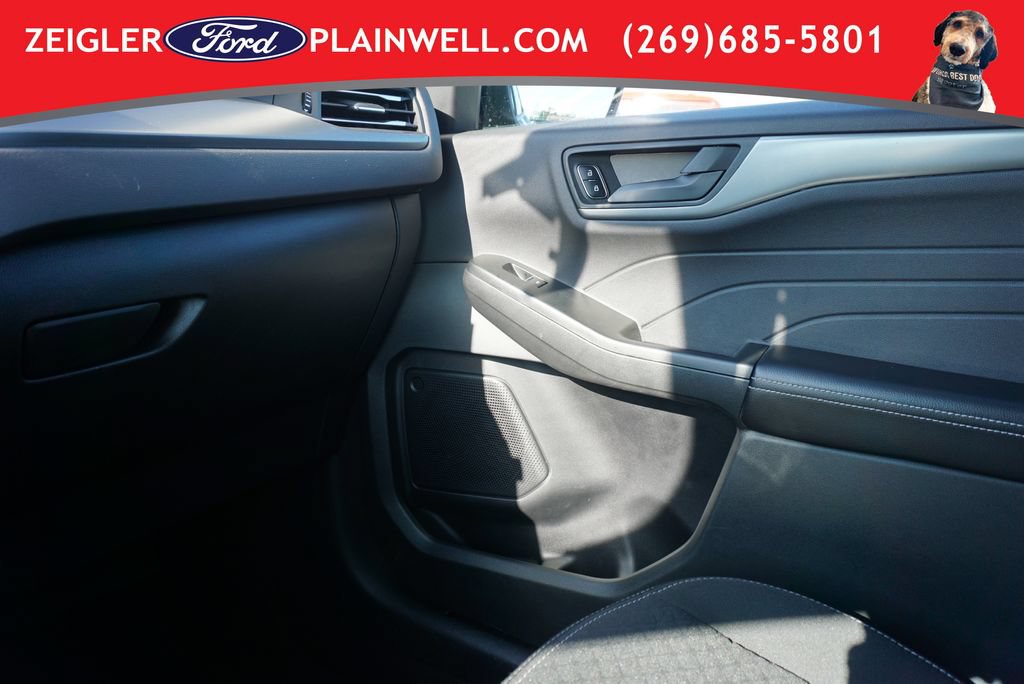 Used 2025 Ford Escape Active AWD/4WD image 29