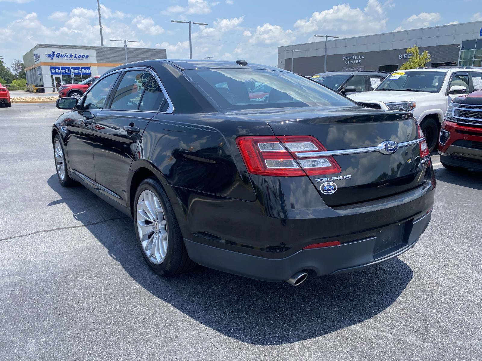 Used 2015 Ford Taurus Limited FWD image 5