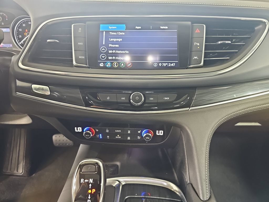 Used 2020 Buick Enclave Premium w/ Sun and Sites Package AWD/4WD image 27