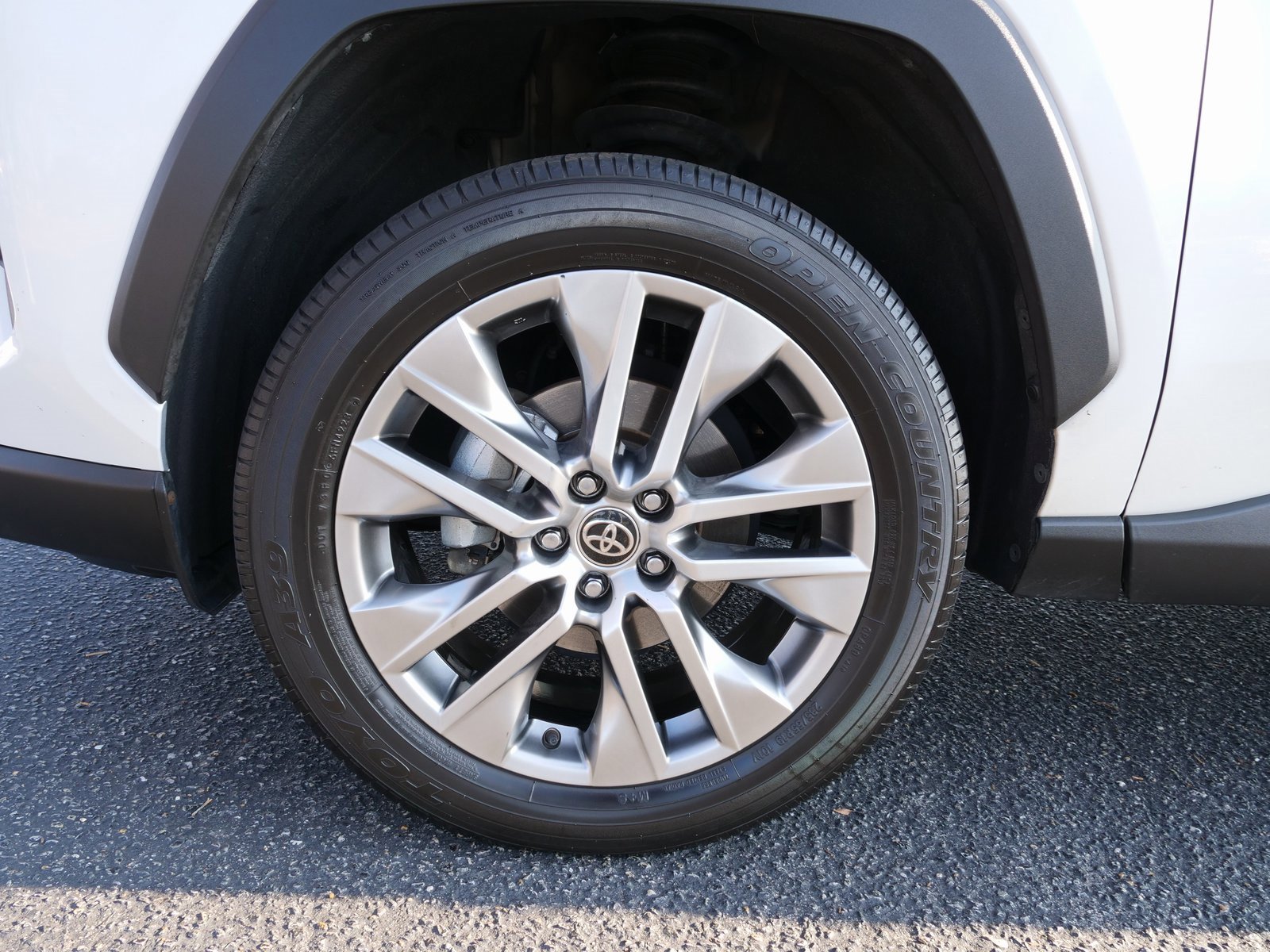 Used 2022 Toyota RAV4 XLE Premium image 14