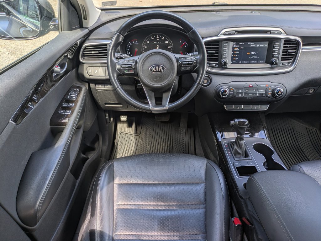 Used 2018 Kia Sorento EX FWD image 16