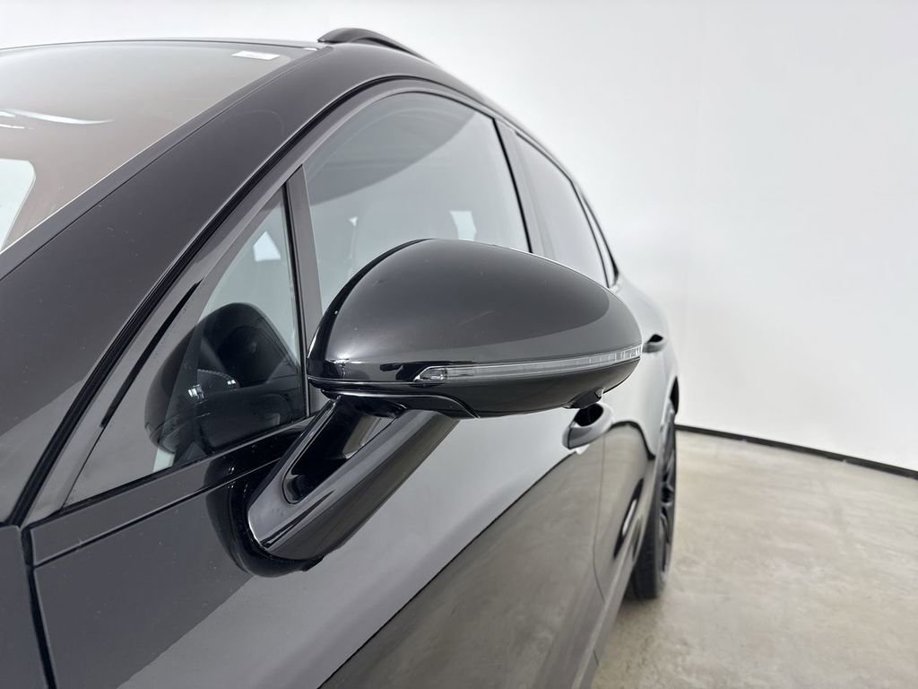 Certified 2022 Porsche Macan GTS AWD/4WD image 12