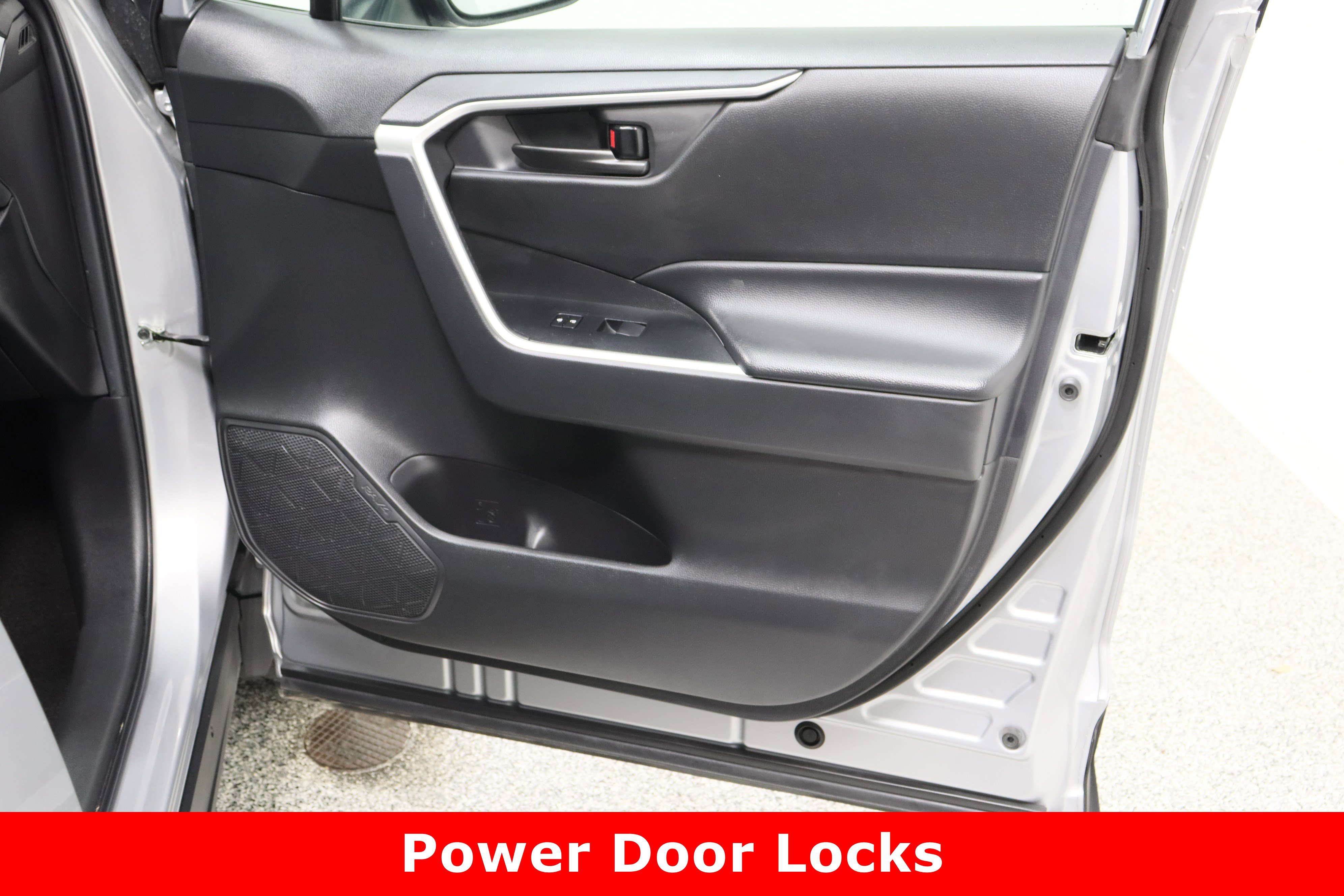 Certified 2024 Toyota RAV4 LE image 31