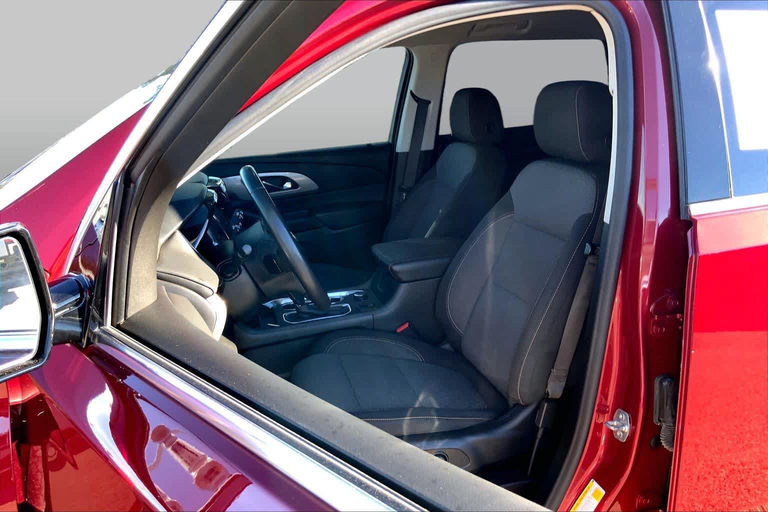 Used 2019 Chevrolet Traverse LT FWD image 8