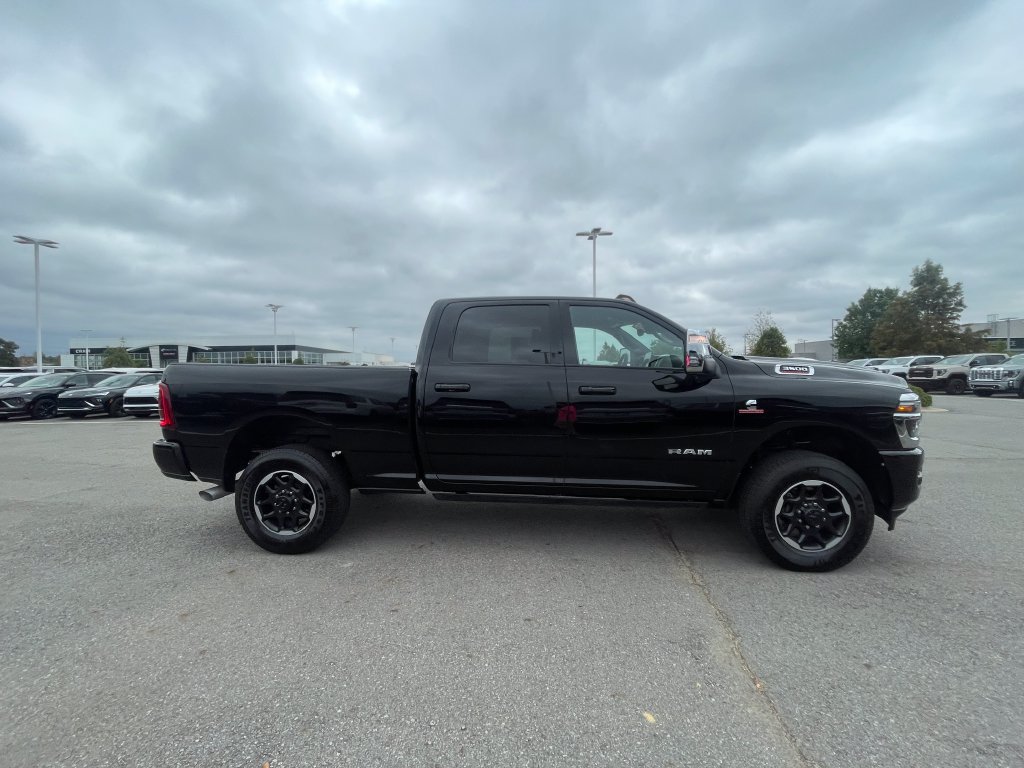 Used 2025 RAM 3500 Laramie AWD/4WD image 4