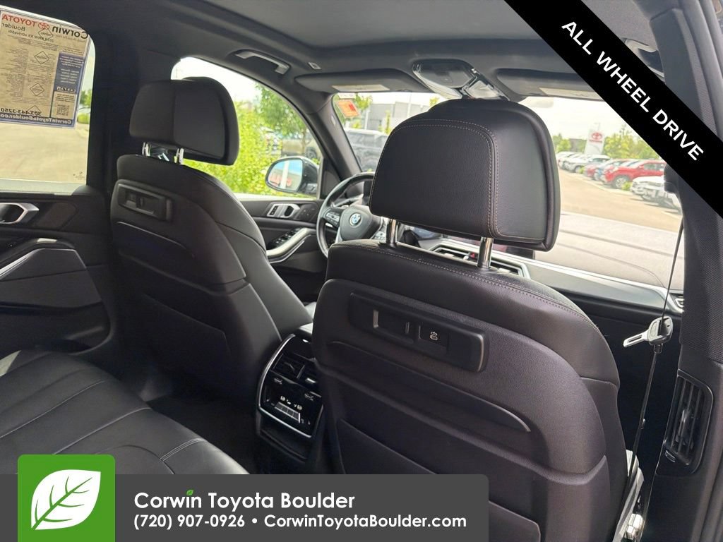 Used 2019 BMW X5 xDrive50i w/ Parking Assistance Package AWD/4WD image 16