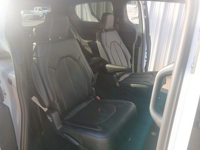 New 2026 Chrysler Pacifica Select image 27