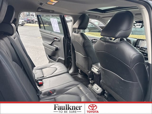 Used 2022 Toyota Highlander XLE image 15