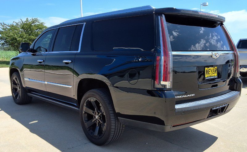 Used 2020 Cadillac Escalade ESV Platinum AWD/4WD image 6