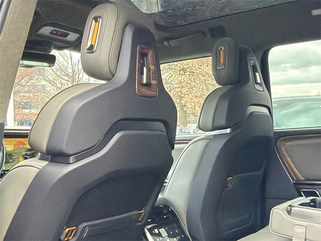 Used 2022 Rivian R1T Adventure image 24