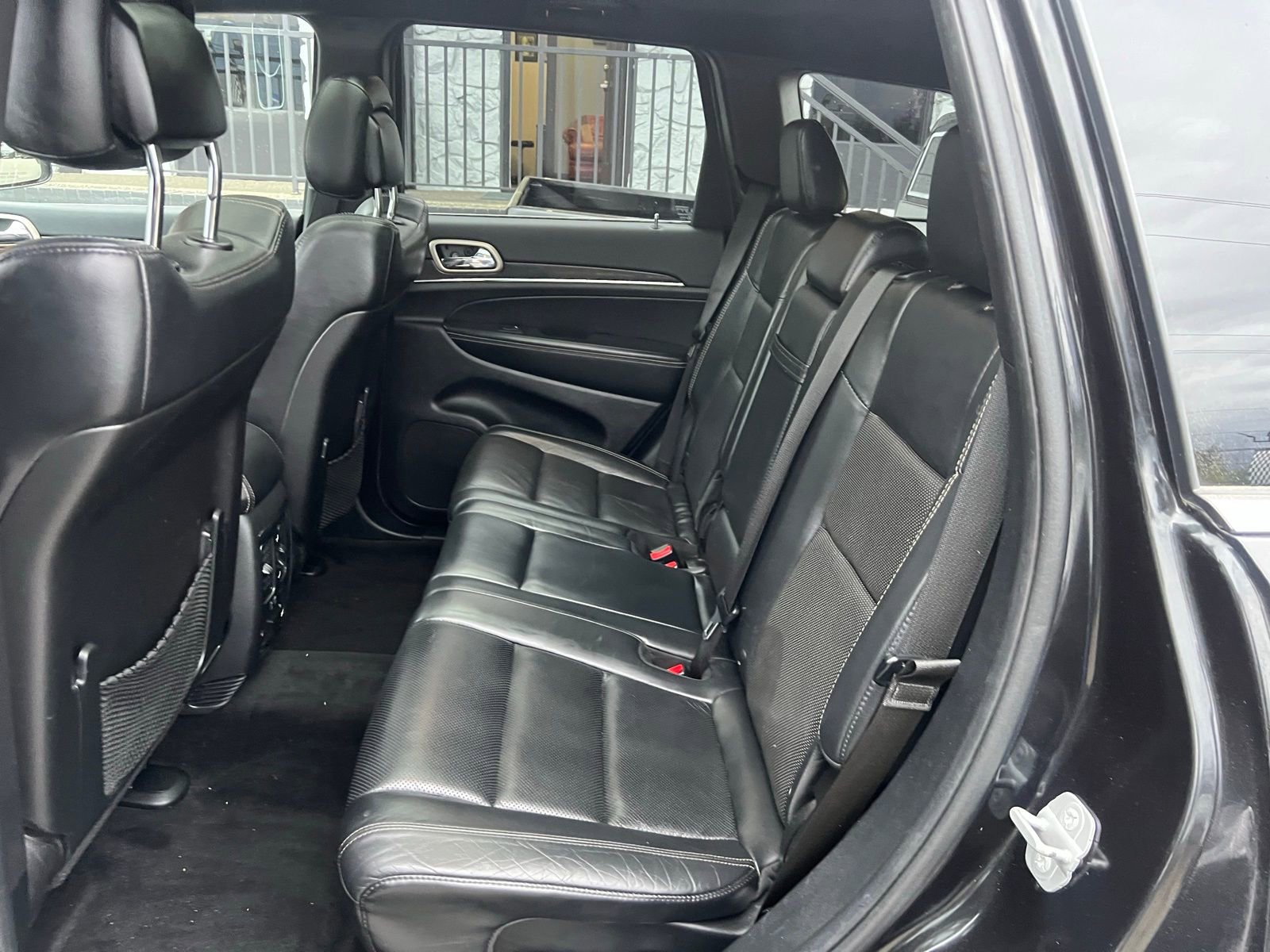 Used 2014 Jeep Grand Cherokee Limited w/ Luxury Group II AWD/4WD image 14