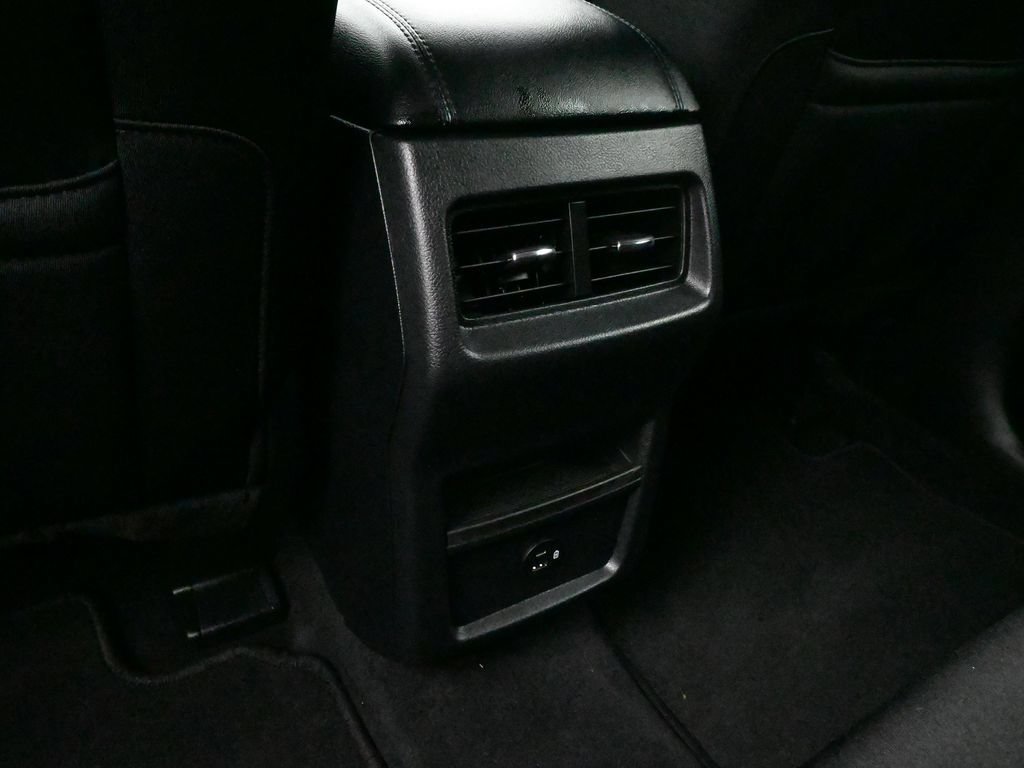 Certified 2022 Ford Edge SE w/ Black Appearance Package AWD/4WD image 19