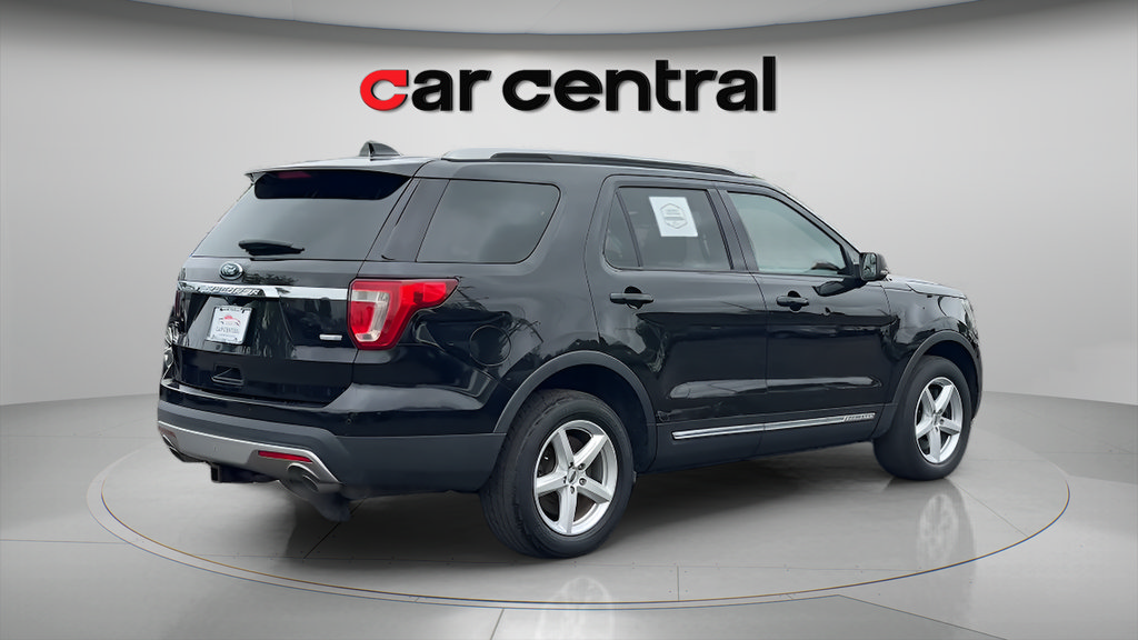 Used 2017 Ford Explorer XLT AWD/4WD image 5