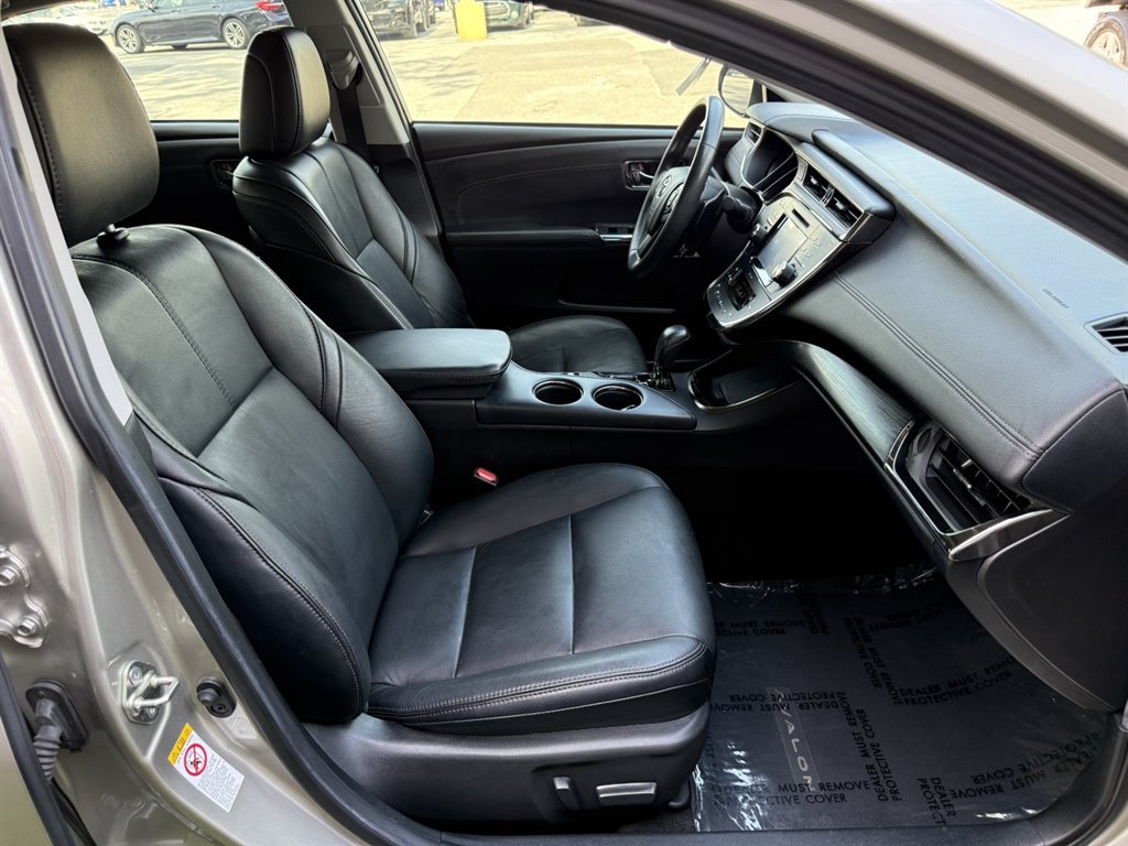 Used 2016 Toyota Avalon Touring FWD image 17