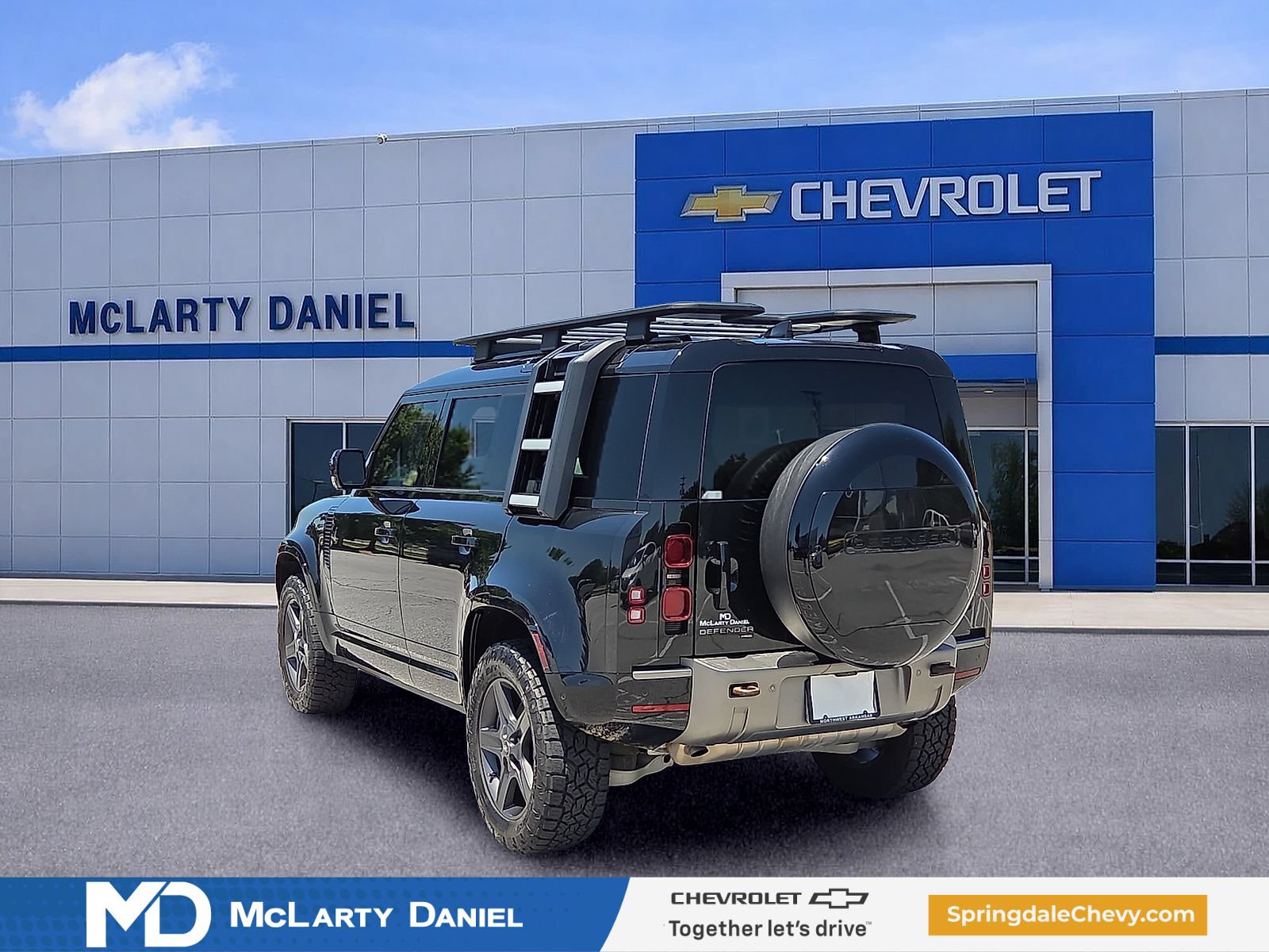 Used 2023 Land Rover Defender 110 X-Dynamic SE AWD/4WD image 4
