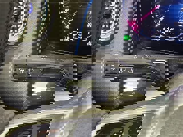 Used 2025 Mercedes-Benz GLB 250 4MATIC image 27