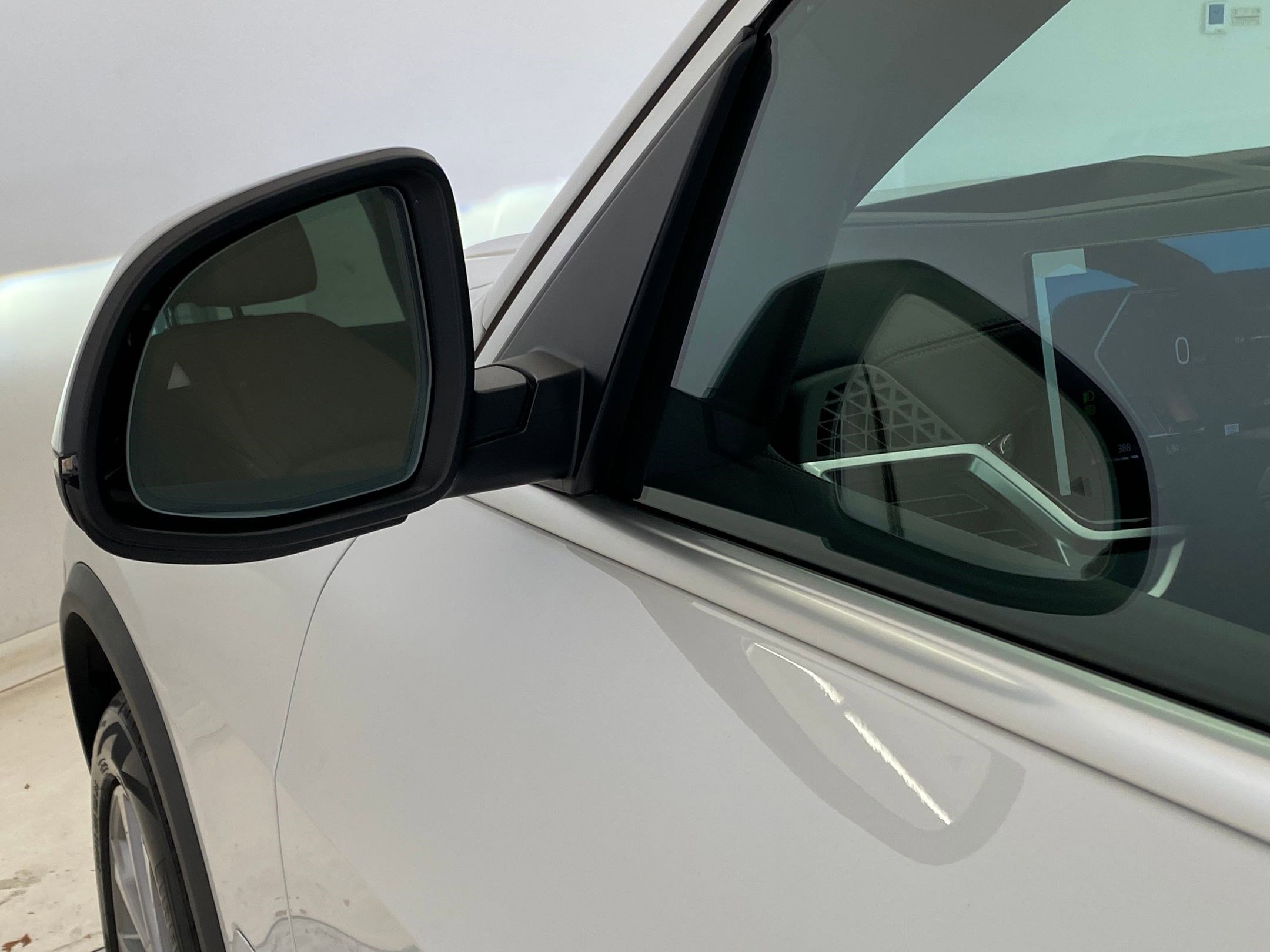 Used 2026 BMW X5 xDrive40i w/ Climate Comfort Package image 21