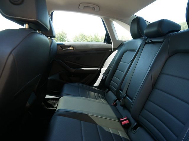 Used 2024 Volkswagen Jetta SE FWD image 12