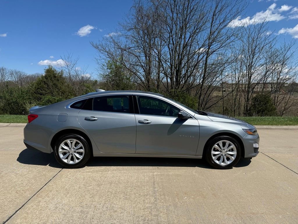 Used 2024 Chevrolet Malibu LT image 2