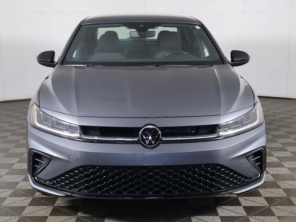 Used 2025 Volkswagen Jetta Sport FWD image 11