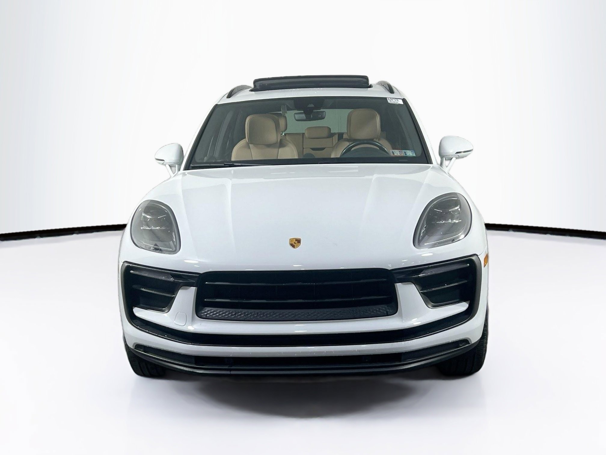 Used 2022 Porsche Macan image 2