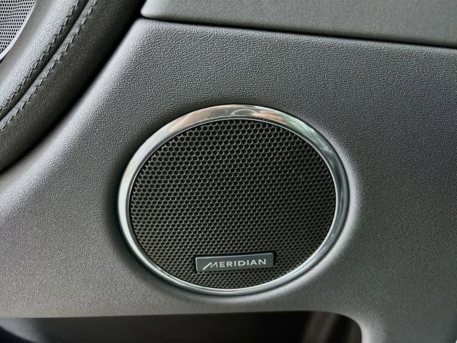 Used 2024 Land Rover Discovery Sport S image 21