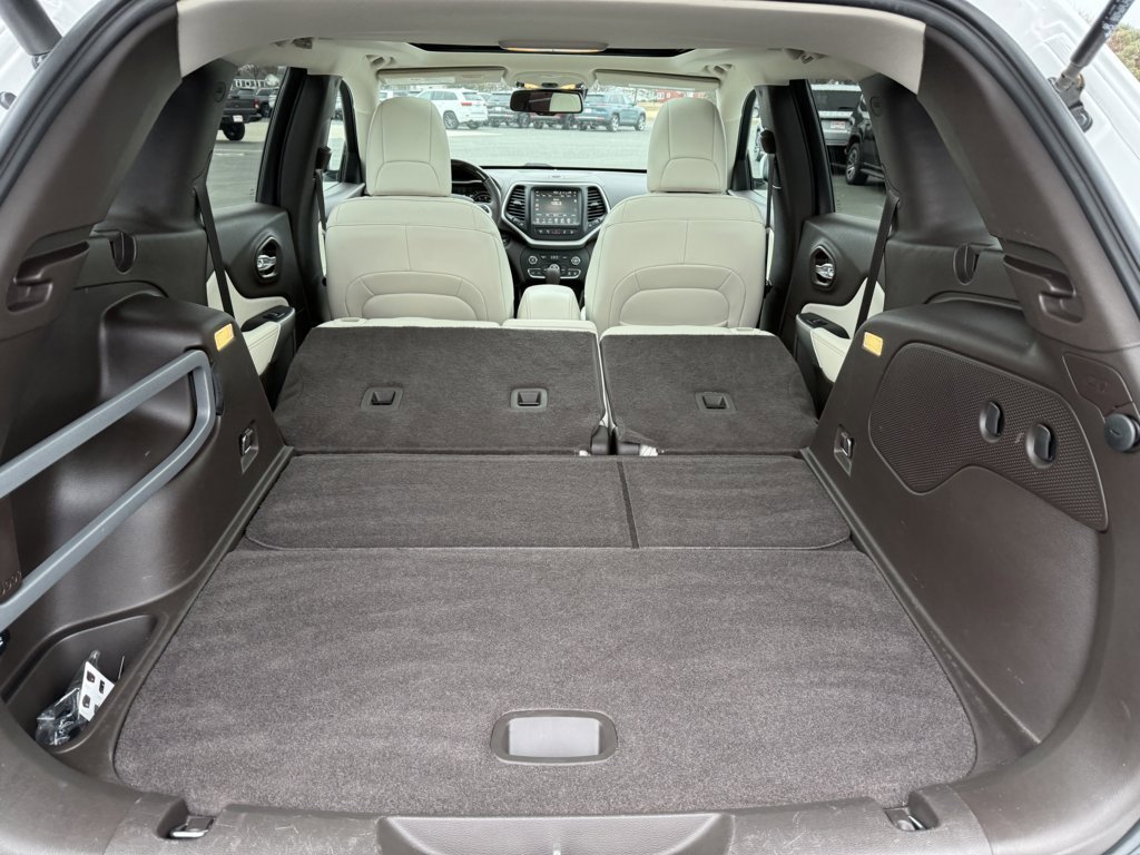 Used 2018 Jeep Cherokee Overland w/ Technology Group image 13