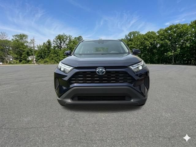 Used 2022 Toyota RAV4 XLE w/ Convenience Package AWD/4WD image 3
