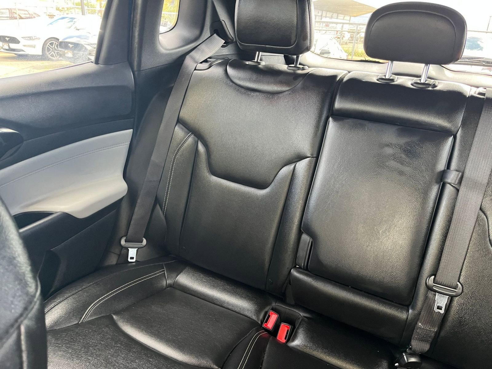 Used 2025 Jeep Compass Limited image 40