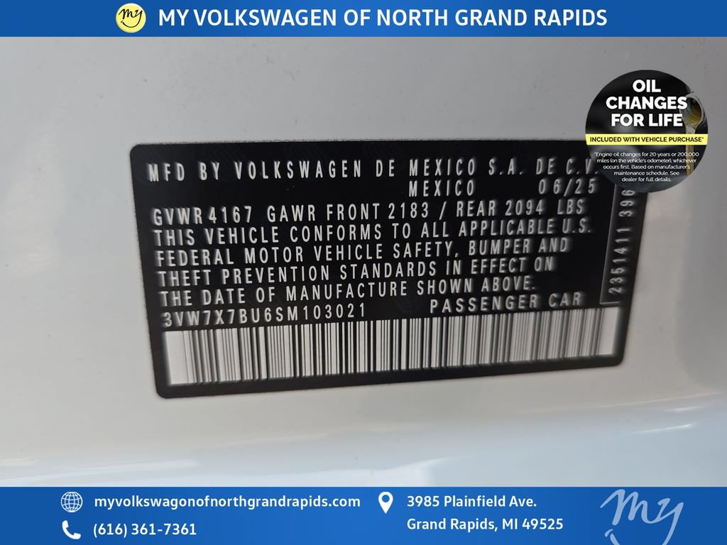 Used 2025 Volkswagen Jetta SE w/ Sunroof Package FWD image 37