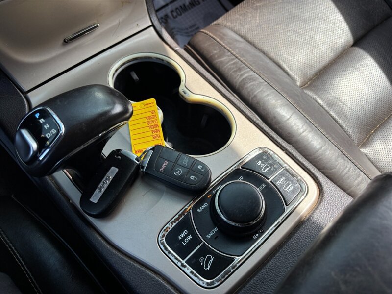 Used 2015 Jeep Grand Cherokee Summit AWD/4WD image 17