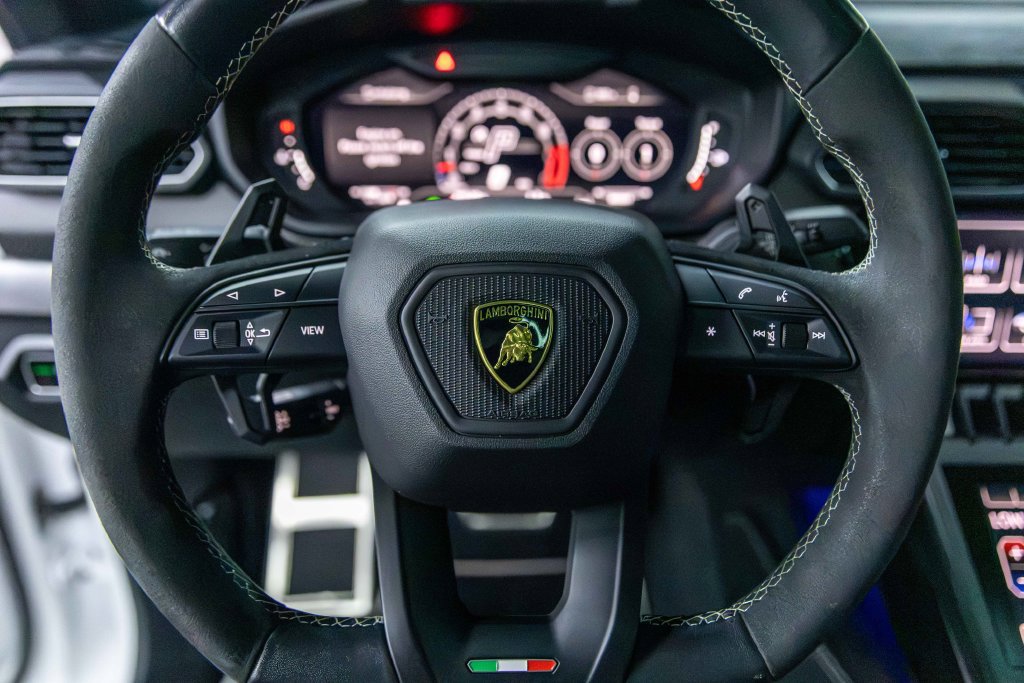Used 2023 Lamborghini Urus Performante AWD/4WD image 46