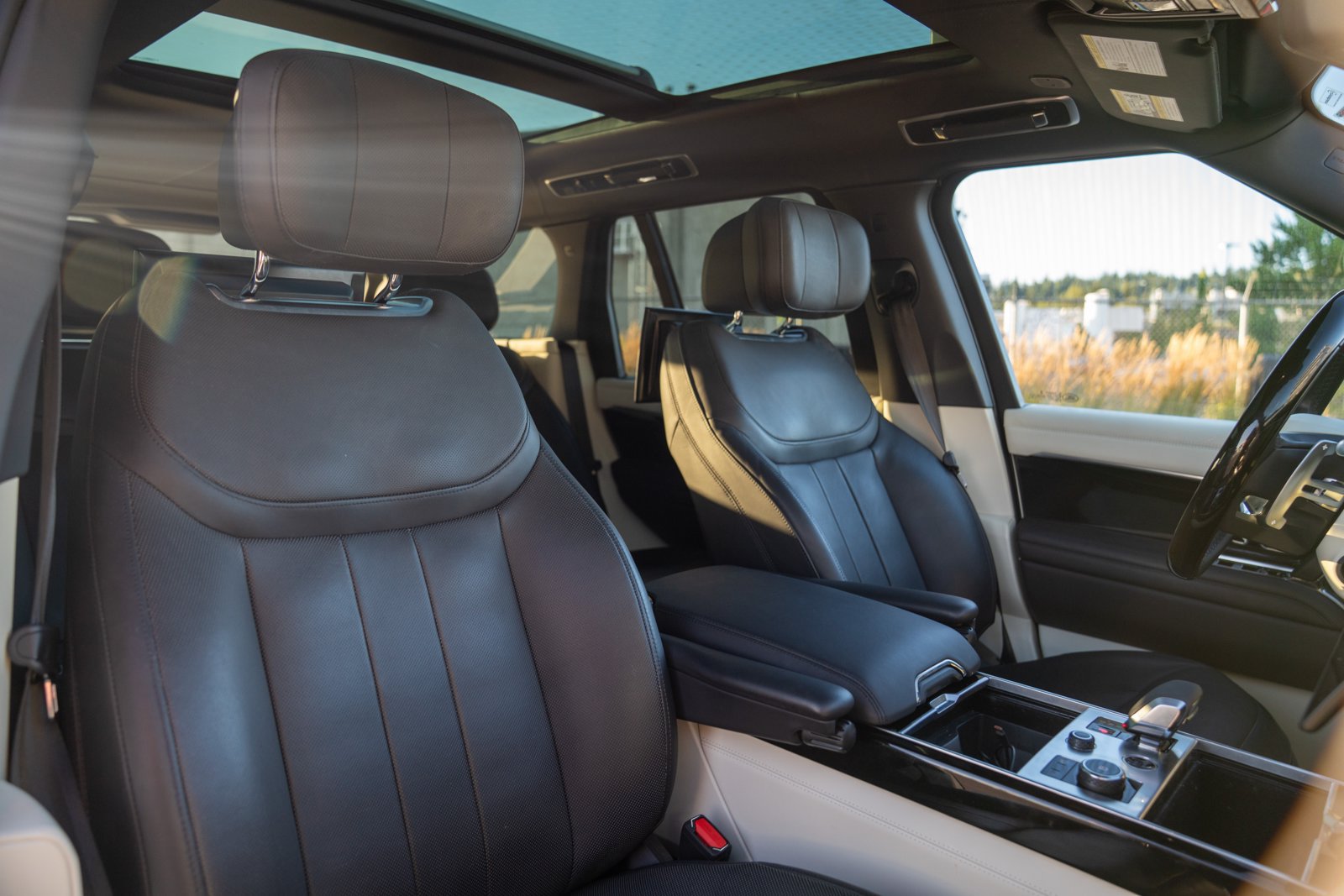 Used 2023 Land Rover Range Rover Autobiography AWD/4WD image 28
