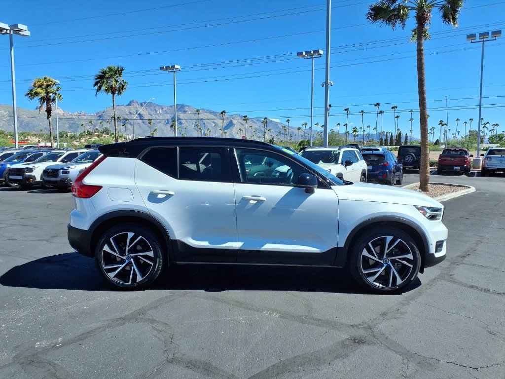 Used 2020 Volvo XC40 T5 R-Design AWD/4WD image 10
