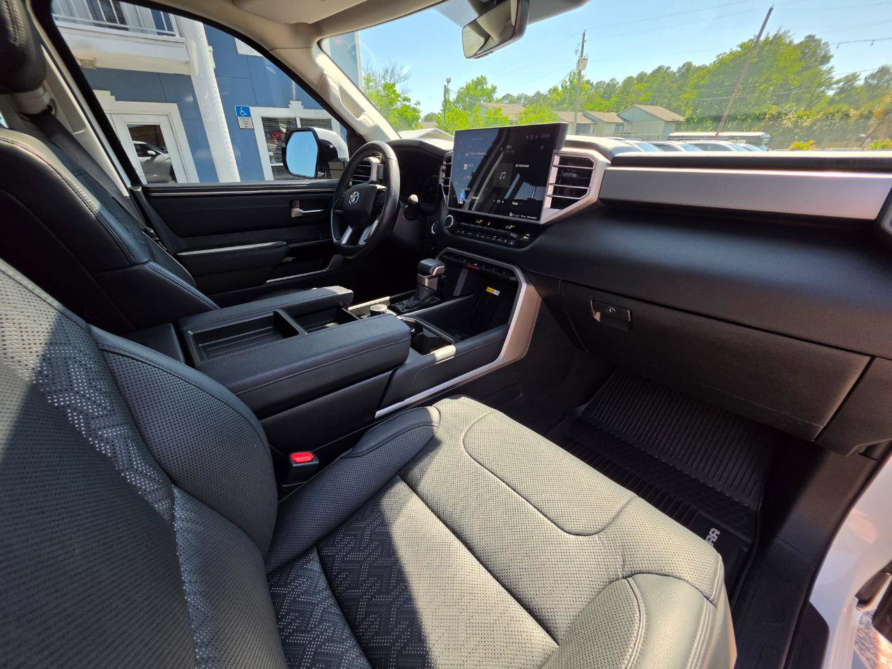 Used 2024 Toyota Tundra Limited w/ Power Package RWD image 33