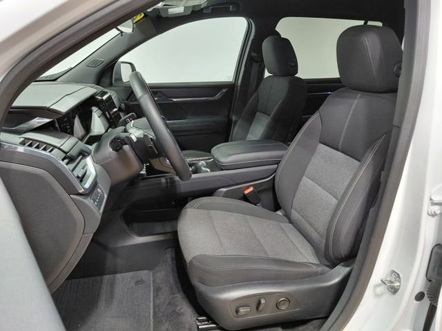 Used 2025 GMC Acadia Elevation AWD/4WD image 17