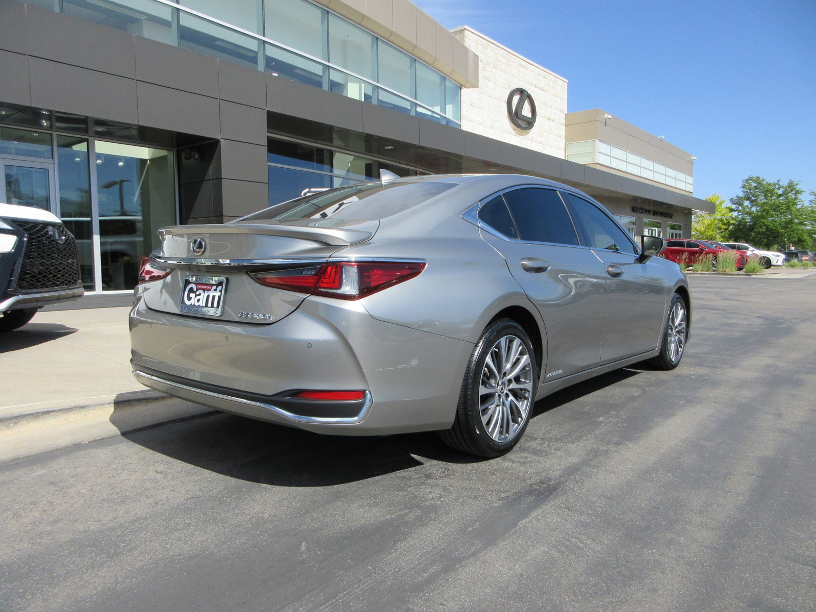 Used 2019 Lexus ES 300h w/ Premium Package FWD image 9
