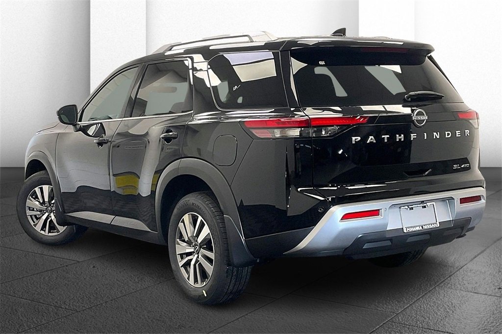 Certified 2025 Nissan Pathfinder SL image 9