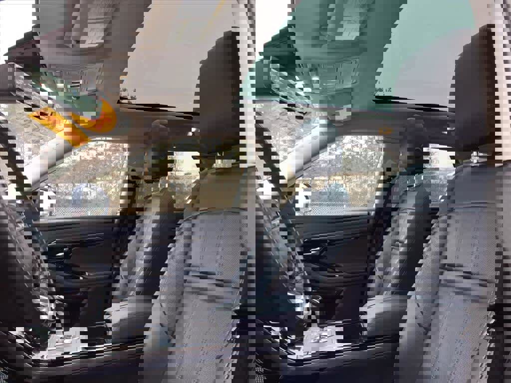 Used 2020 Land Rover Range Rover Evoque SE image 8